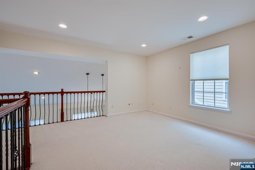 27 Taft Lane