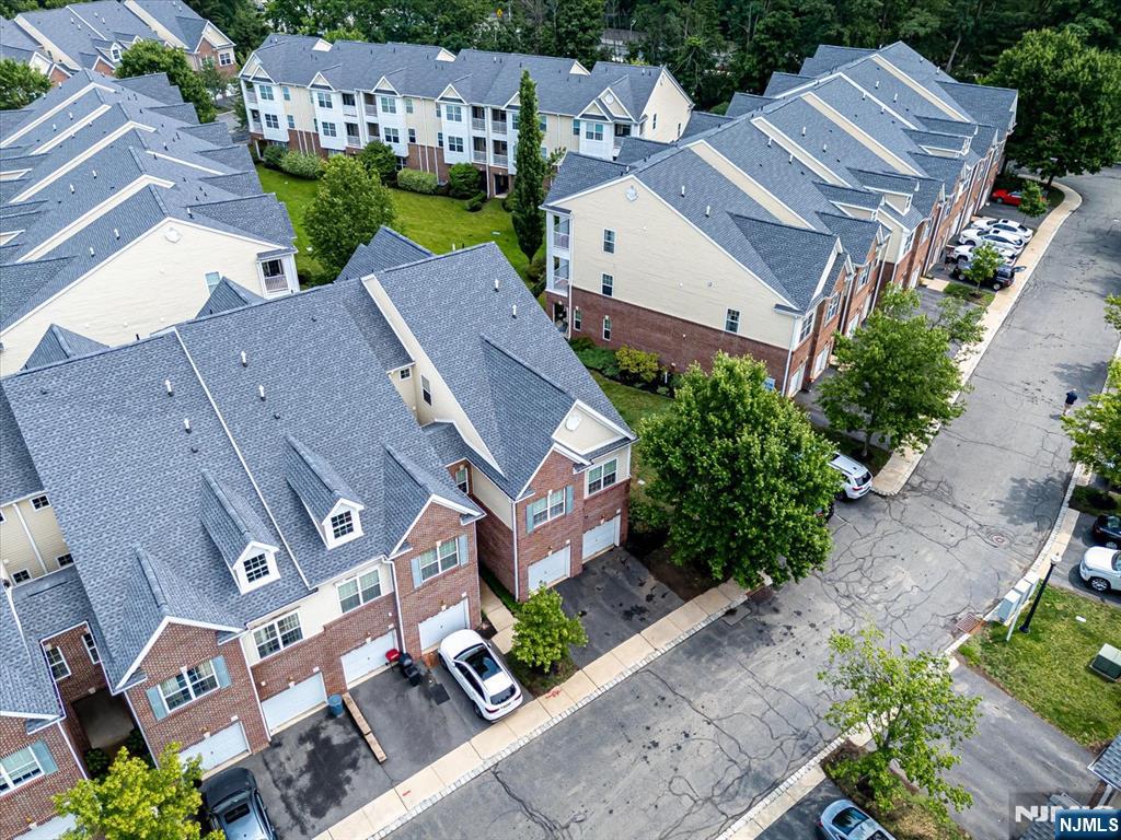 27 Taft Lane
