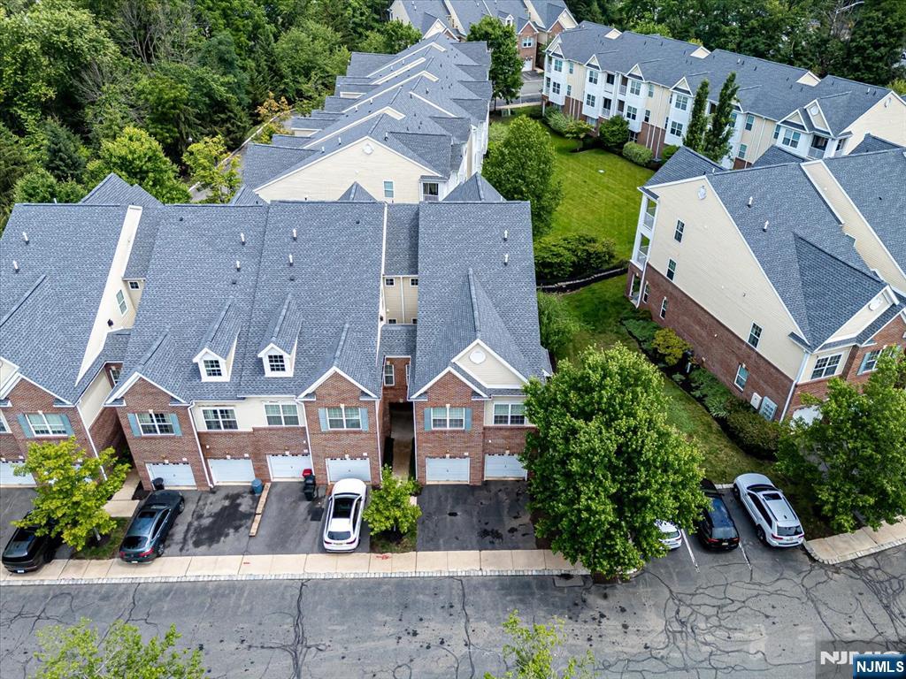 27 Taft Lane
