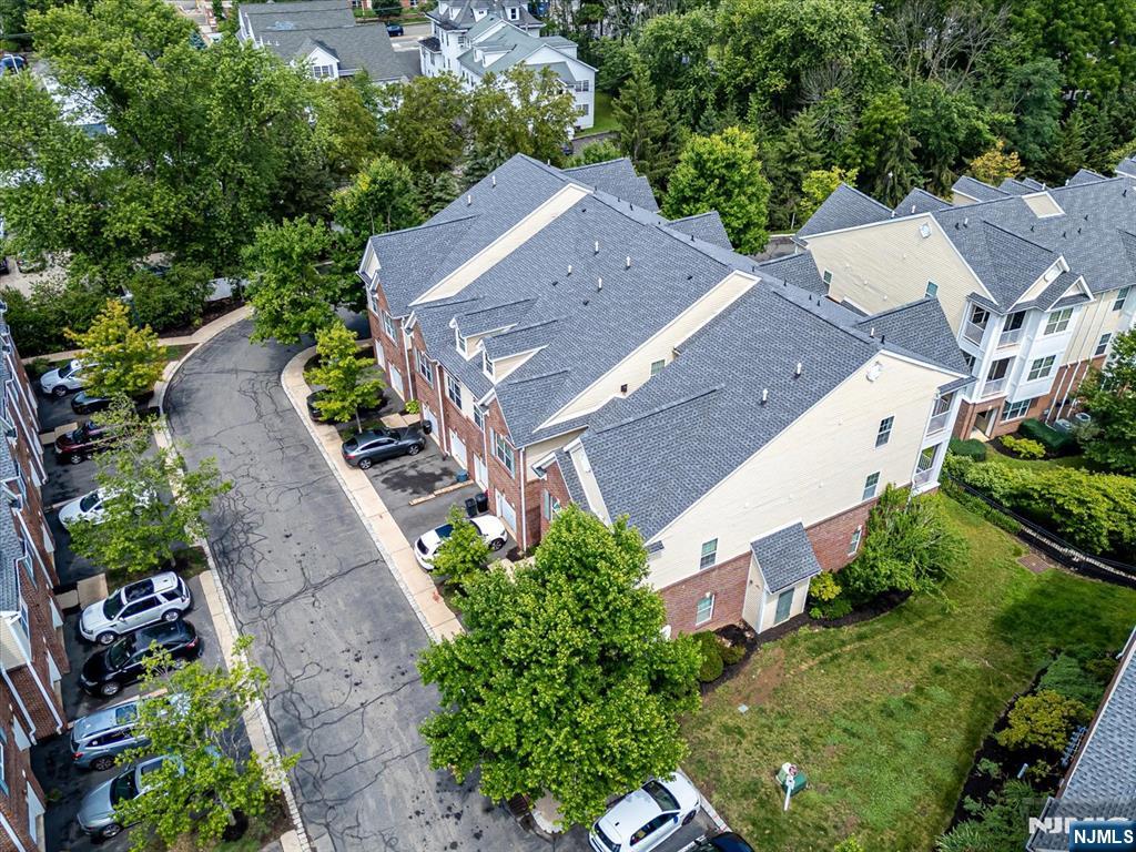 27 Taft Lane