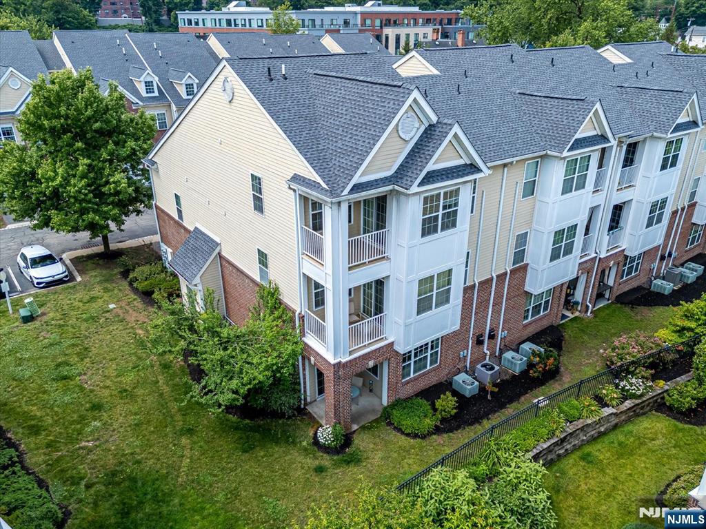 27 Taft Lane