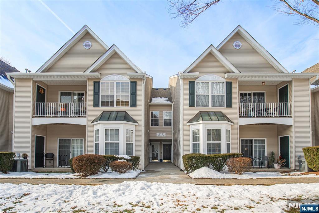 454 Cambridge Drive - Photo 2