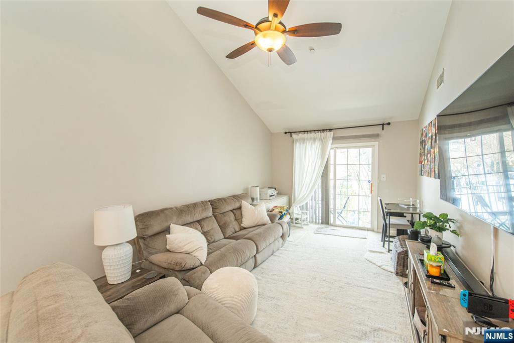 454 Cambridge Drive - Photo 3