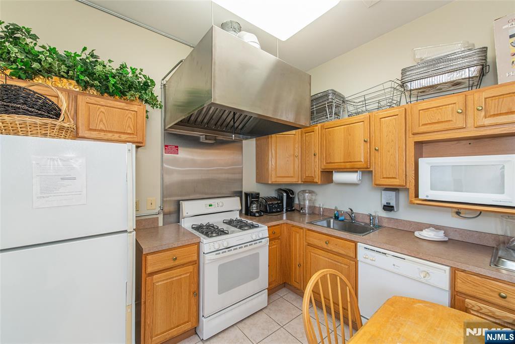 21st image of 454 Cambridge Dr, Butler Borough, NJ 07405 | MLS# 26024121