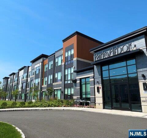 18 Park Avenue 1218 - Photo 1
