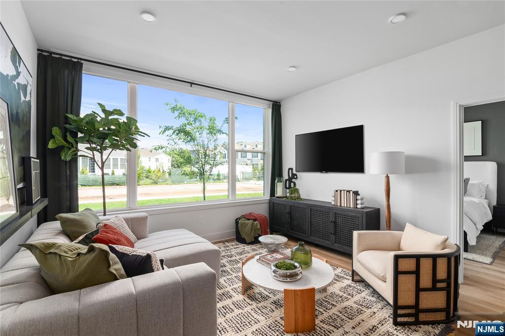 18 Park Avenue 1327 - Photo 4