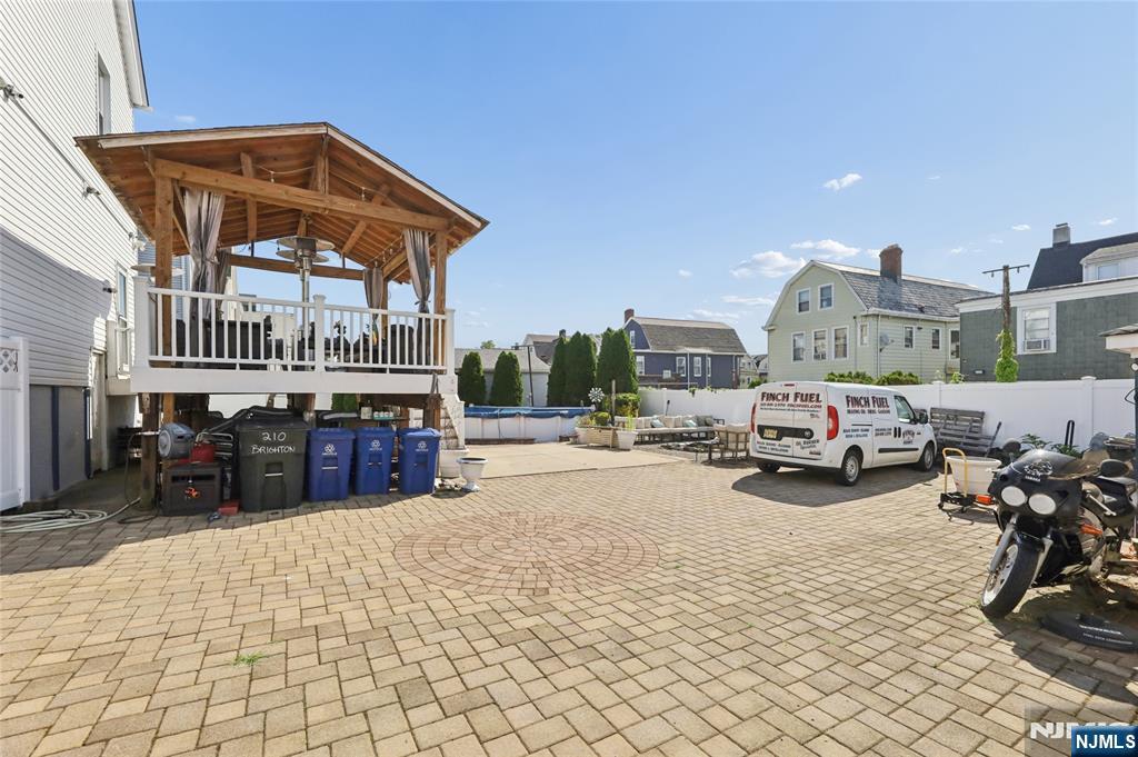 208-212 Brighton Avenue - Photo 4
