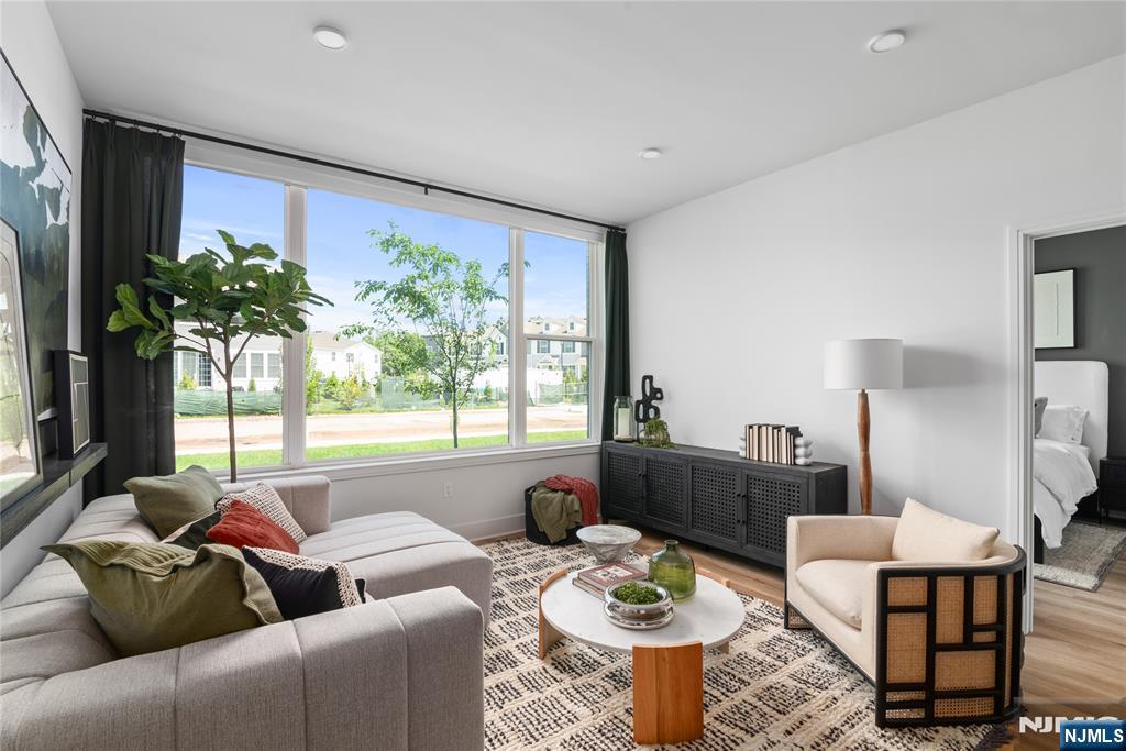 18 Park Avenue 1302 - Photo 5
