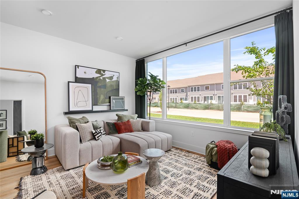 18 Park Avenue 1241 - Photo 3