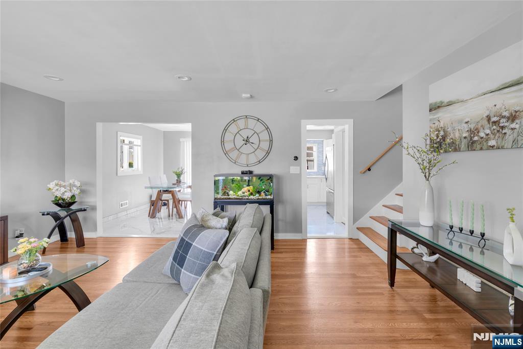 136 E Clinton Avenue - Photo 2