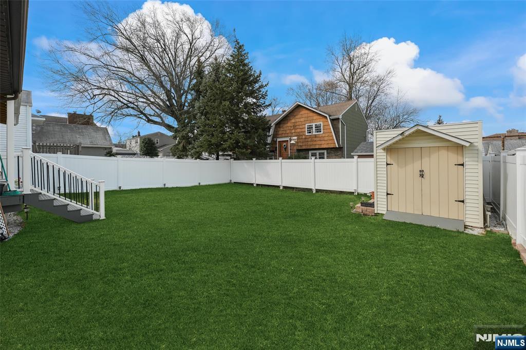 147 7th St, Saddle Brook, NJ 07663