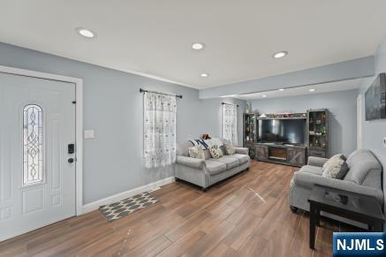 147 7th St, Saddle Brook, NJ 07663