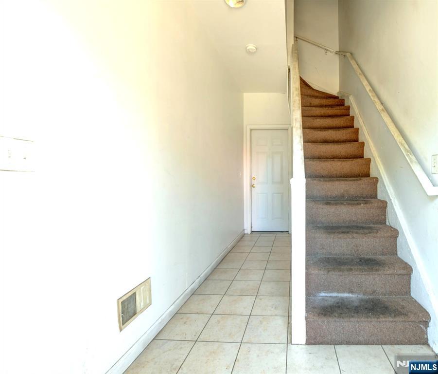 98-100 Lafayette Street - Photo 2