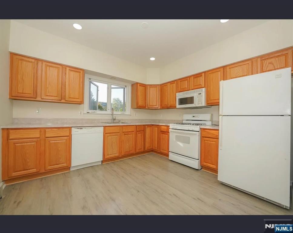 558 Lafayette Avenue 1 - Photo 4