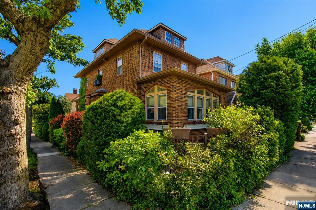 540 Highridge Avenue - Photo 1