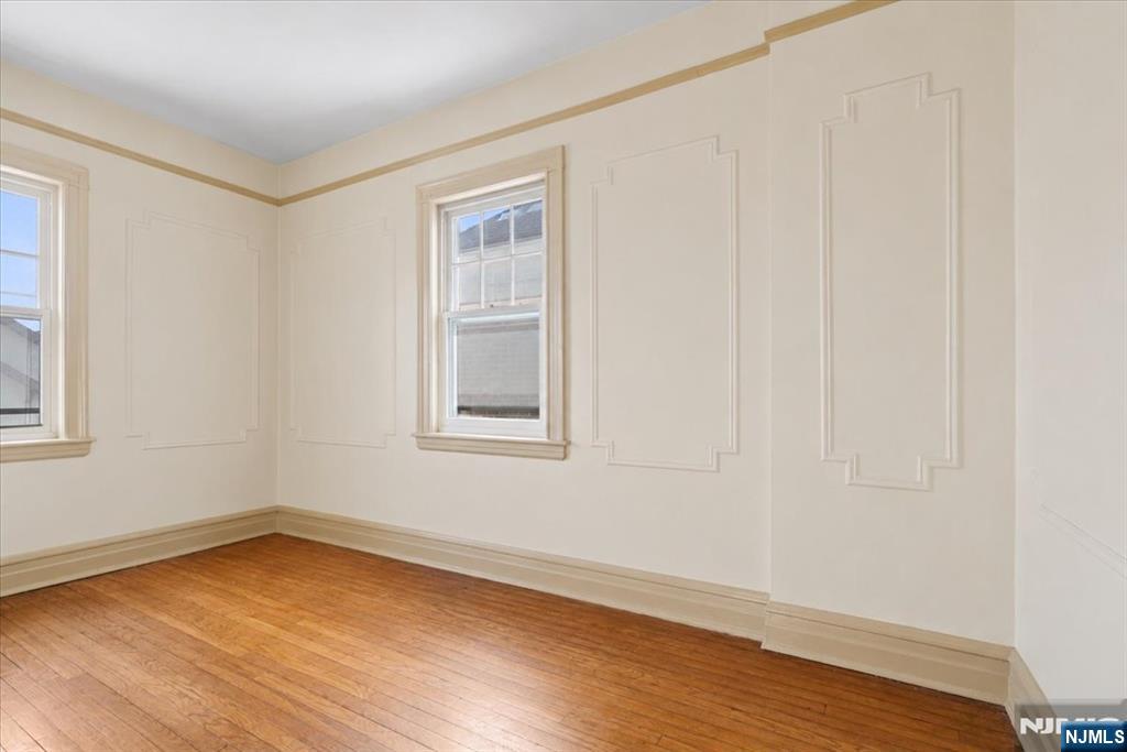540 Highridge Avenue - Photo 4
