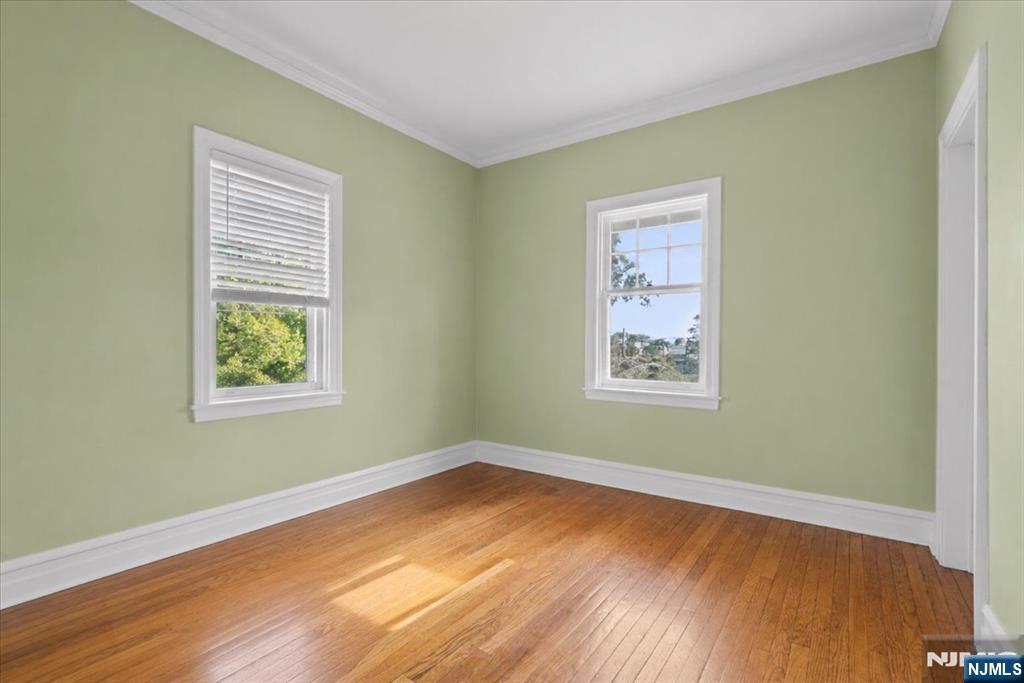 540 Highridge Avenue - Photo 5