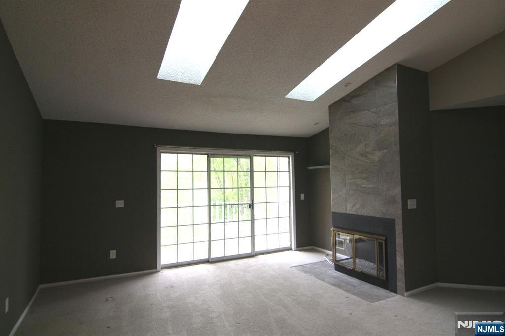 335 Linden Street - Photo 2