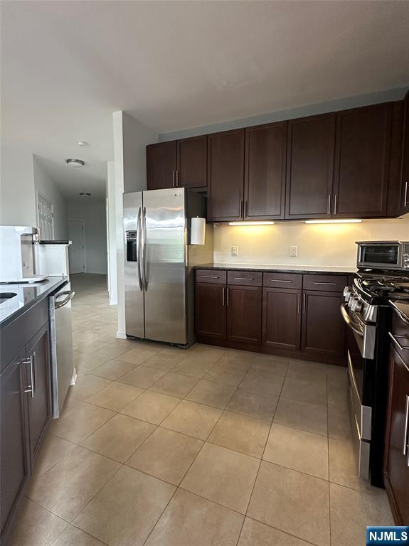 4425 Riverview Ave #425, Englewood, NJ 07631