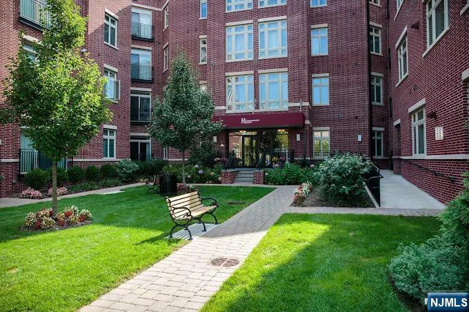 4425 Riverview Ave #425, Englewood, NJ 07631
