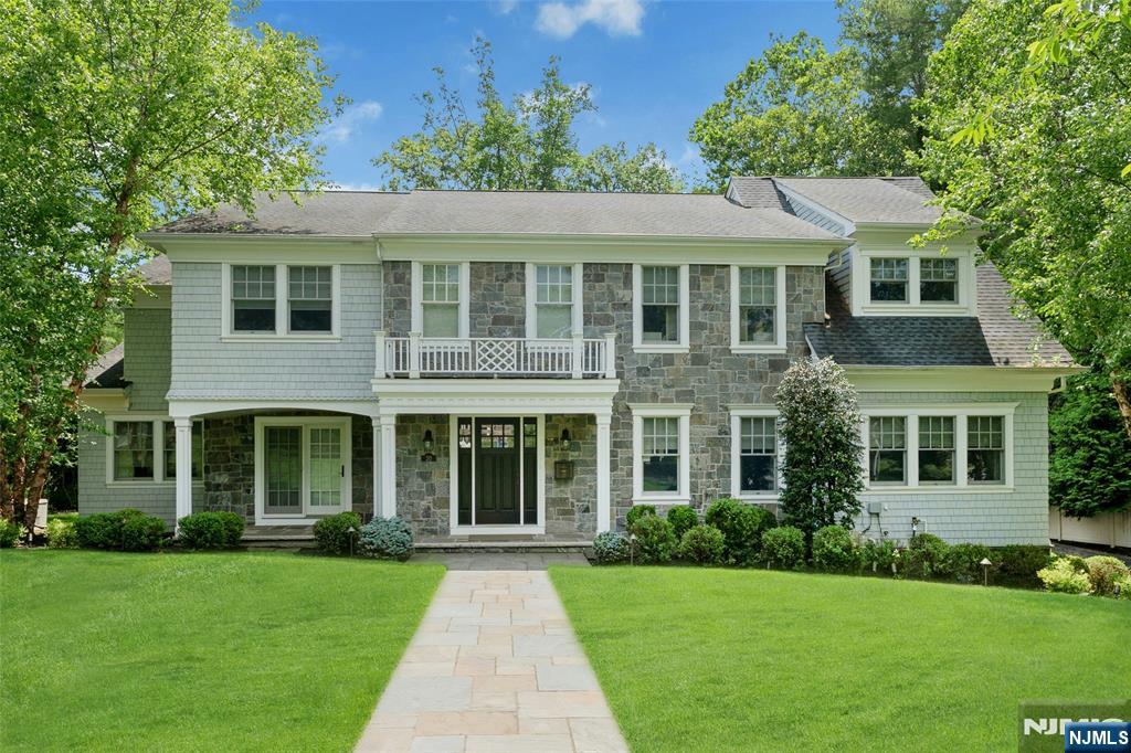 20 Sylvan Way - Photo 1