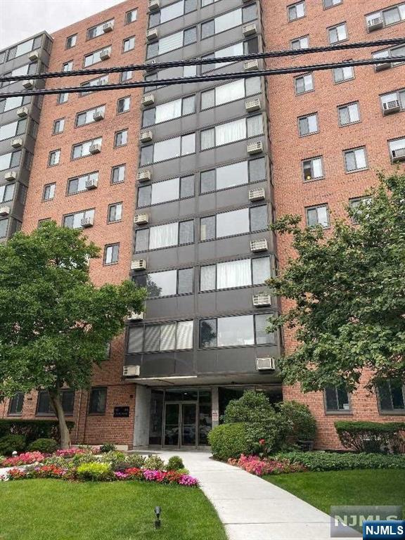 90 Prospect Avenue 6F - Photo 1