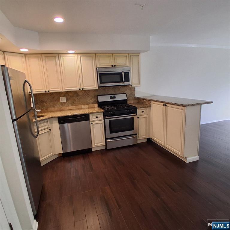 2014 Hawthorne Lane - Photo 2