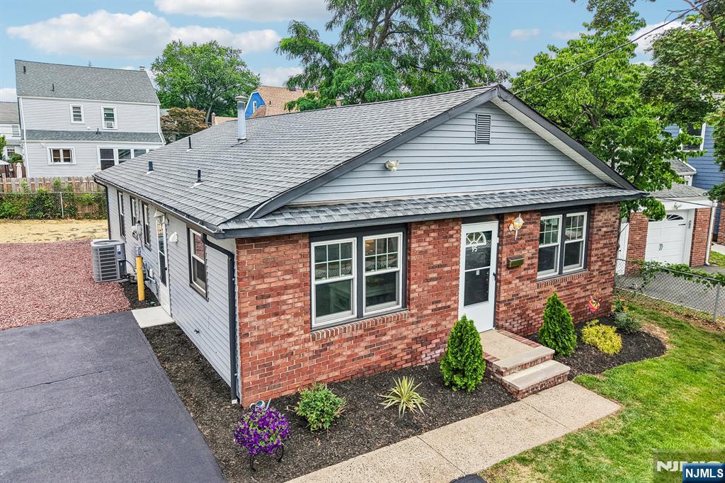 95 Mitchell Street - Photo 1
