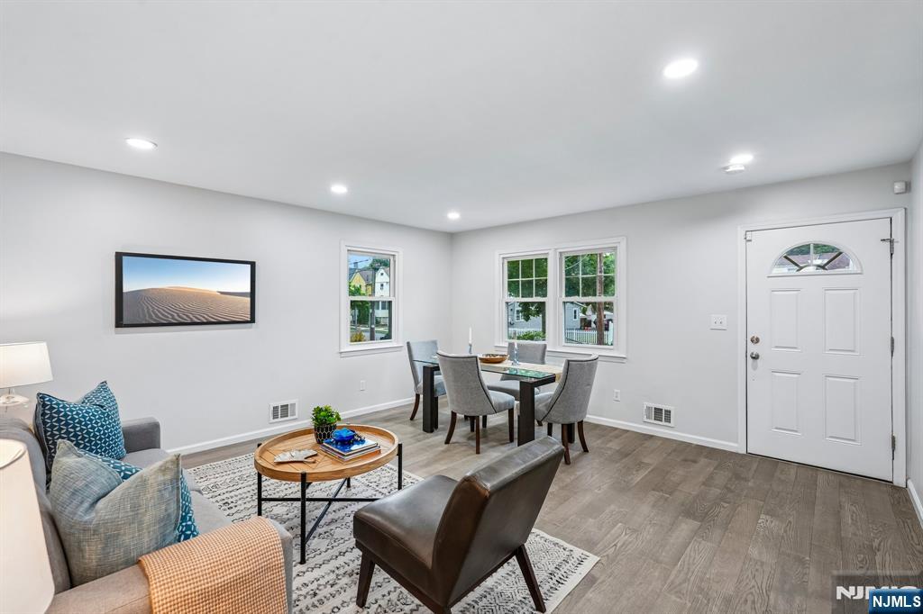 95 Mitchell Street - Photo 2