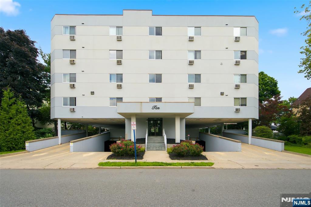 10 Orchard St #1F, Hackensack, NJ 07601
