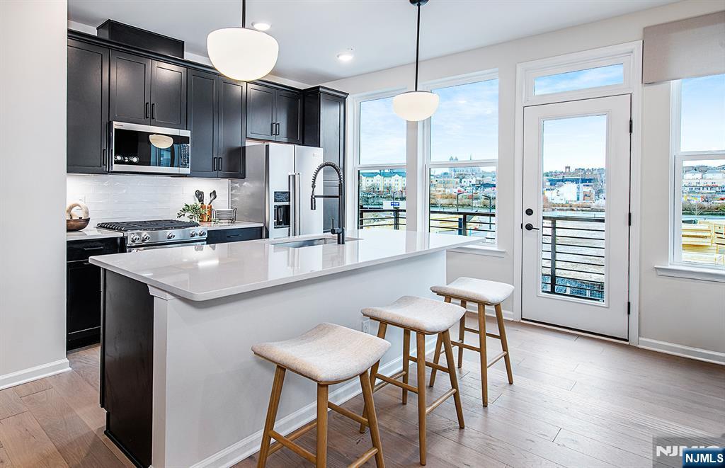 300 Sycamore Street 303 - Photo 3