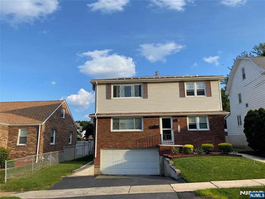 739 Lake Avenue - Photo 2