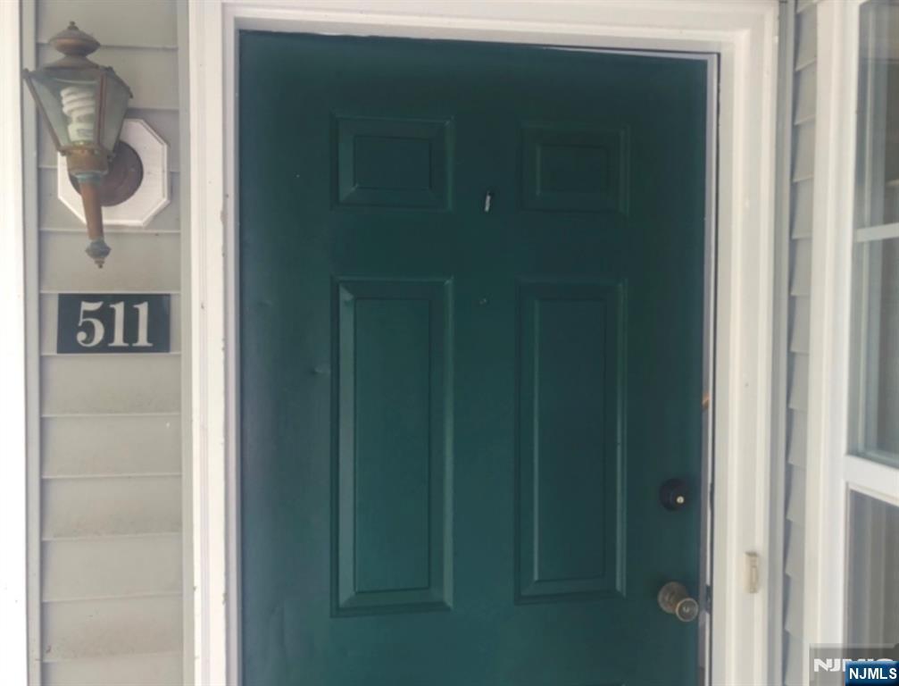 511 Chatfield Drive - Photo 4