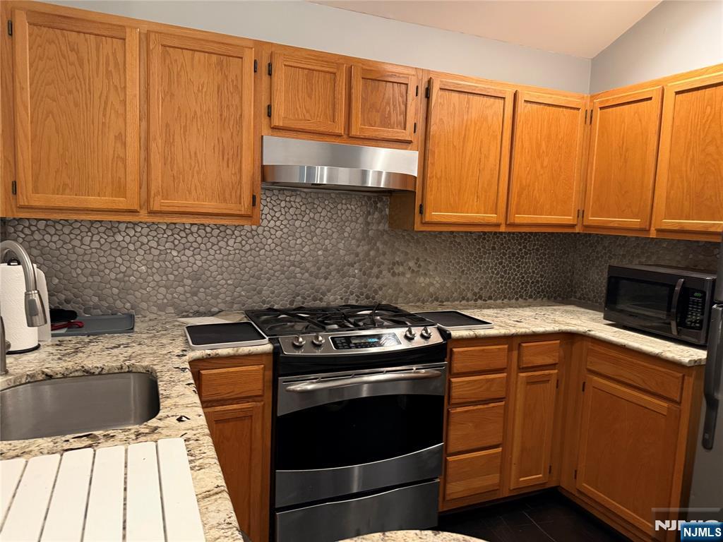 511 Chatfield Drive - Photo 7