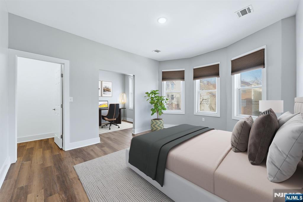 913 18th Street 2 - Photo 3