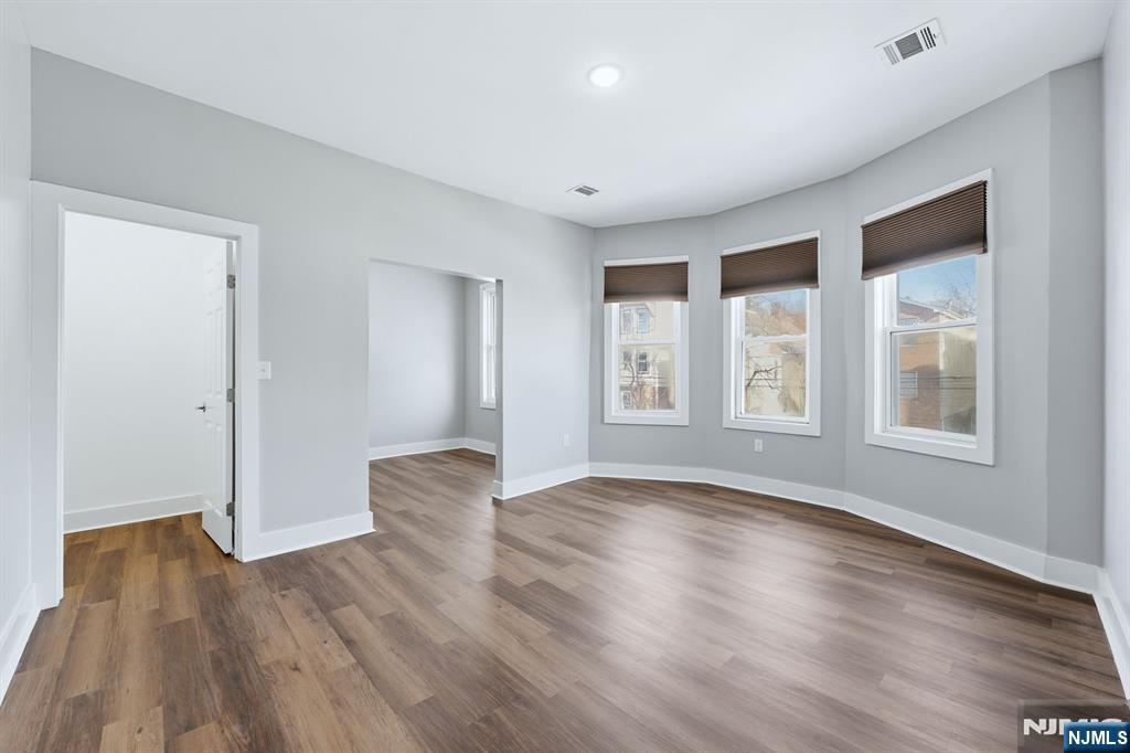 913 18th Street 2 - Photo 4