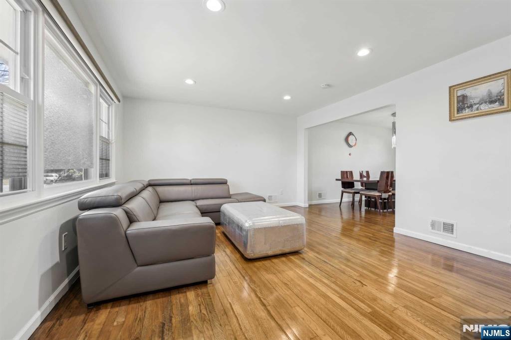 10 Julia Street - Photo 5