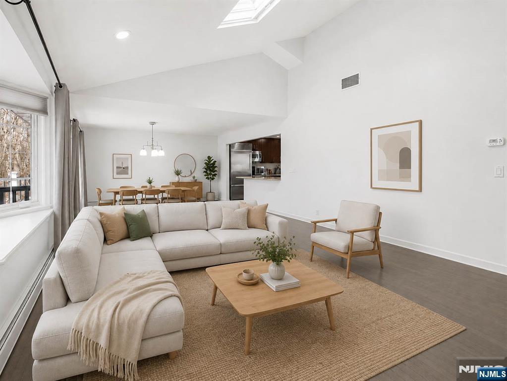 682 Floyd Street - Photo 2