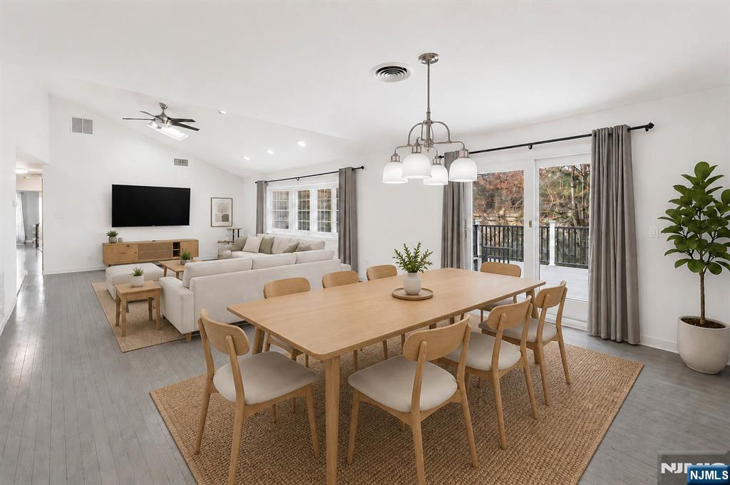 682 Floyd Street - Photo 4