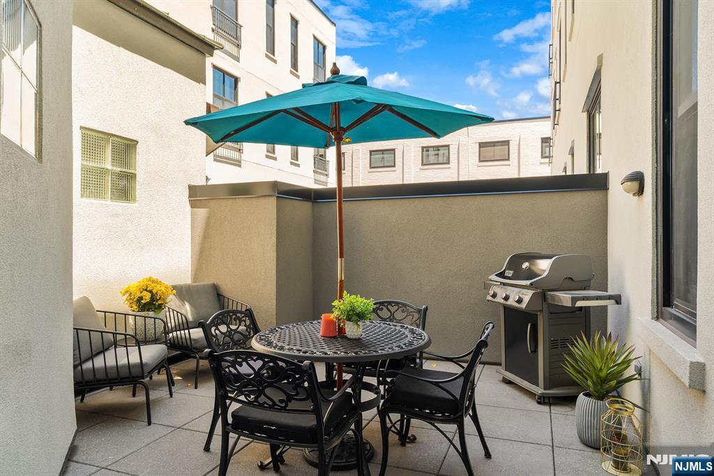518 Gregory Avenue 201 - Photo 2