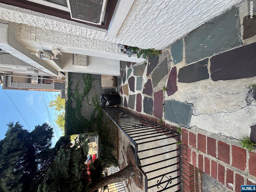 146 Bowers Street 2 - Photo 2