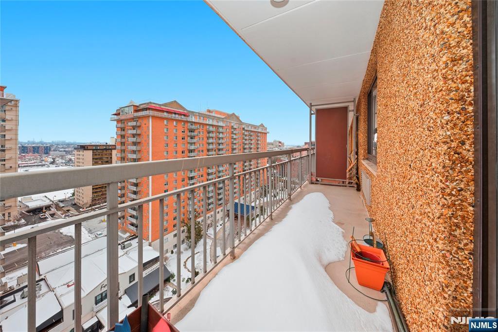 151 Prospect Ave #16D, Hackensack, NJ 07601