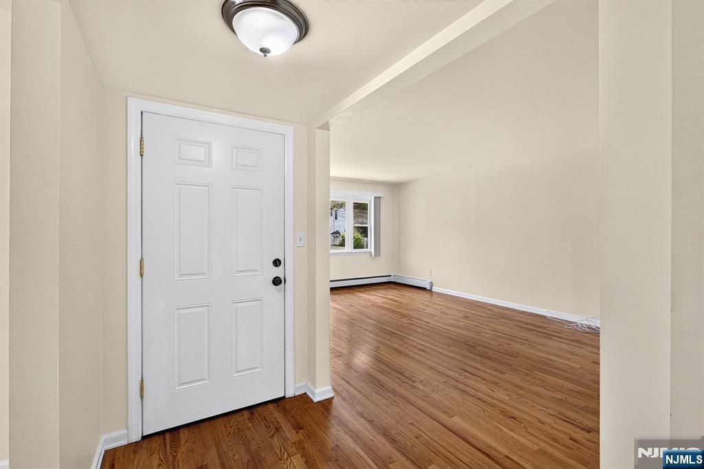 437 2nd Street - Photo 4