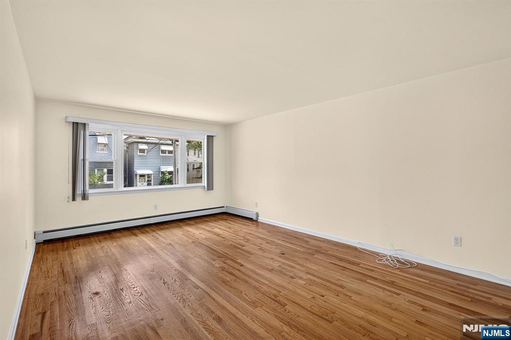437 2nd Street - Photo 5