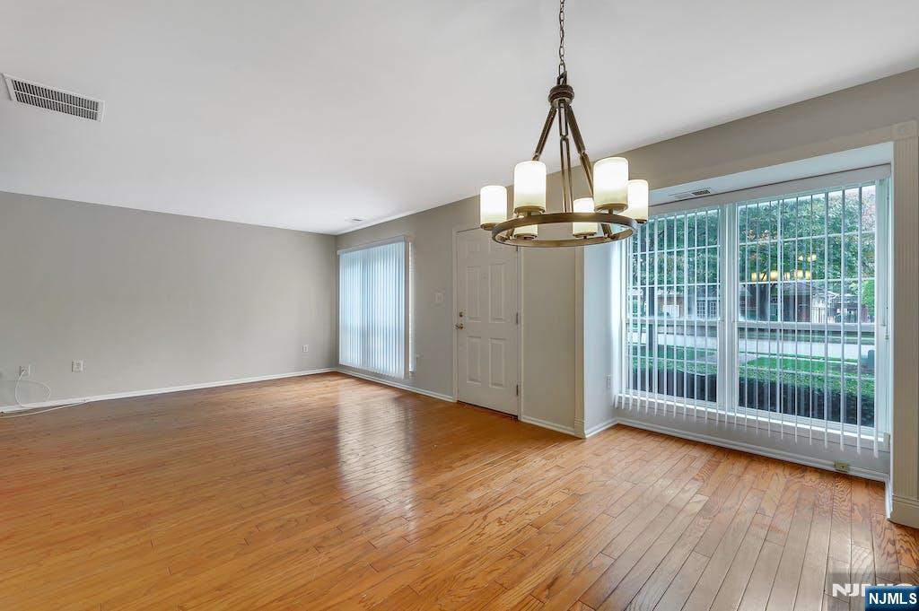 1015 Cumberland - Photo 2