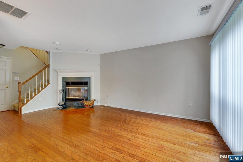 1015 Cumberland - Photo 4