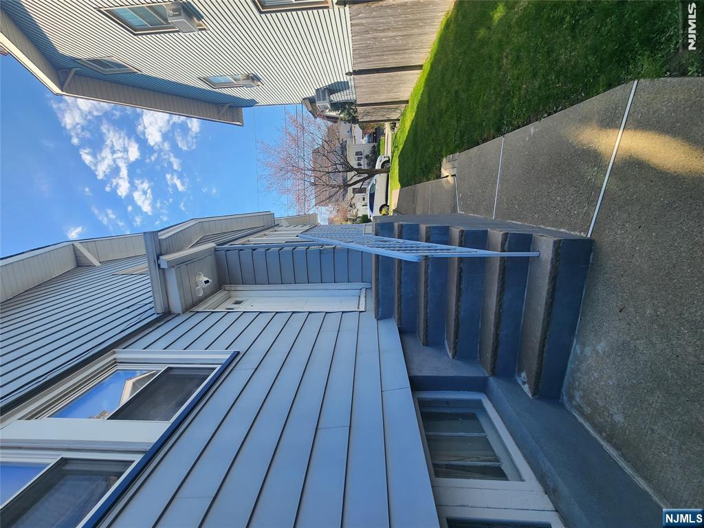 23 Park Avenue - Photo 2