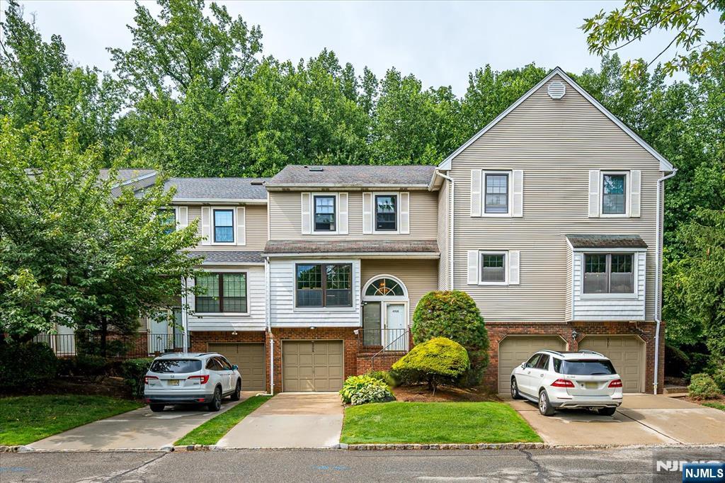 4506 Stonehedge Road 4506 - Photo 1
