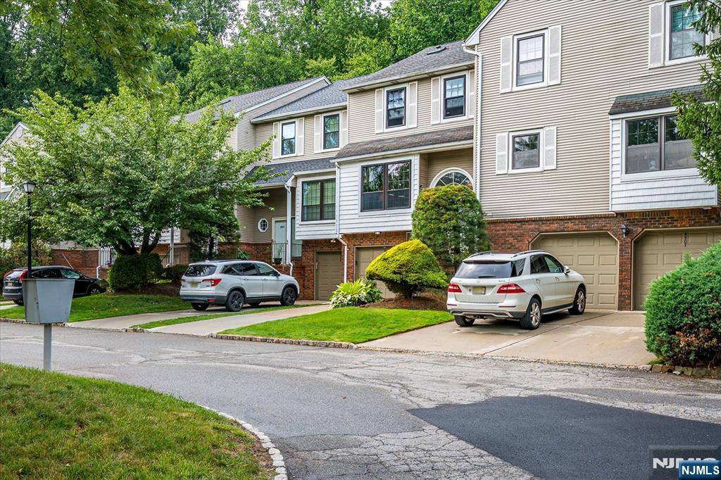 4506 Stonehedge Road 4506 - Photo 2