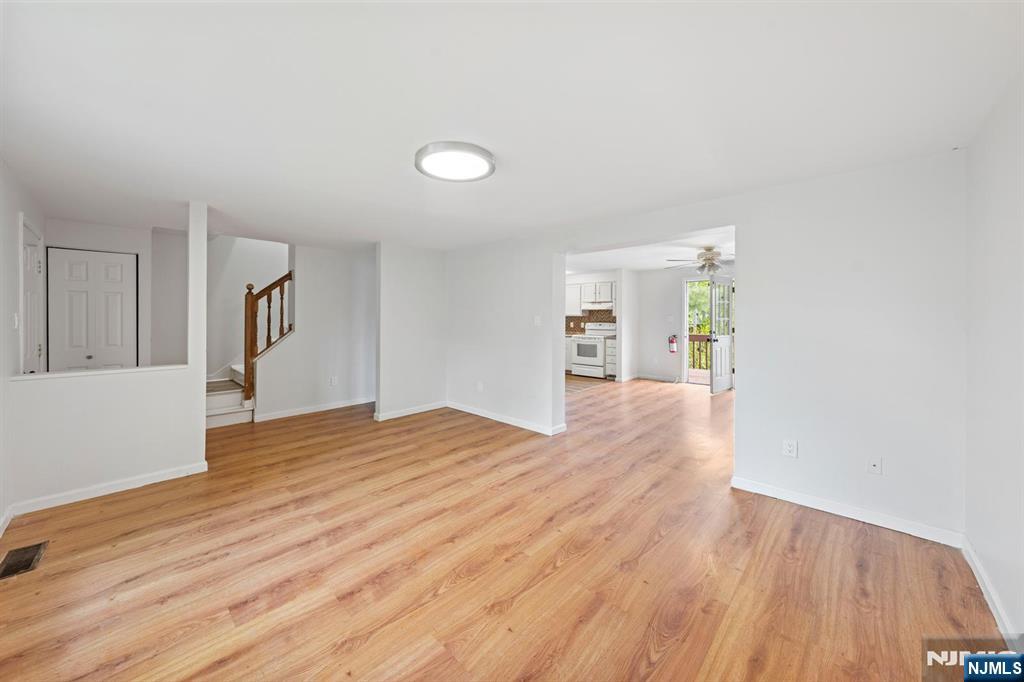 550 Bergen Street - Photo 2